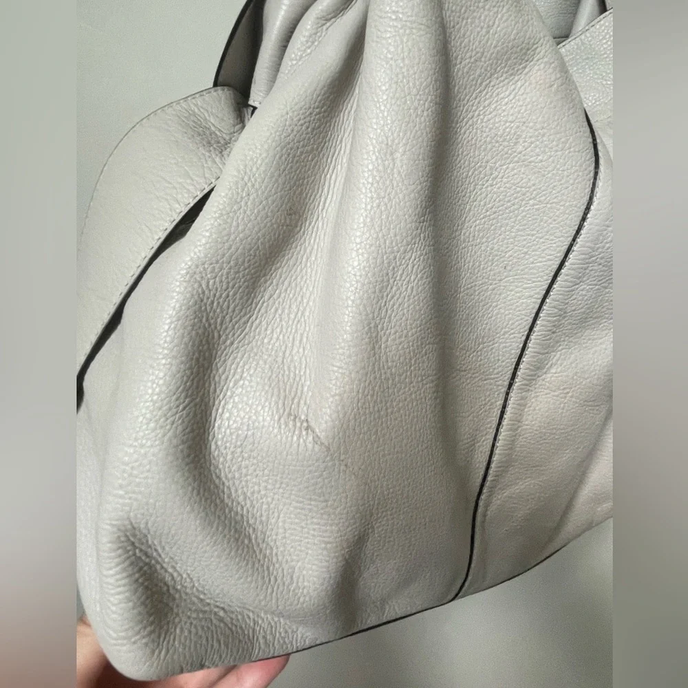 Vince Camuto⚡️XL Slouchy “Silver Cloud” Cyra Taupe Tote Bag - Picture 5 of 16
